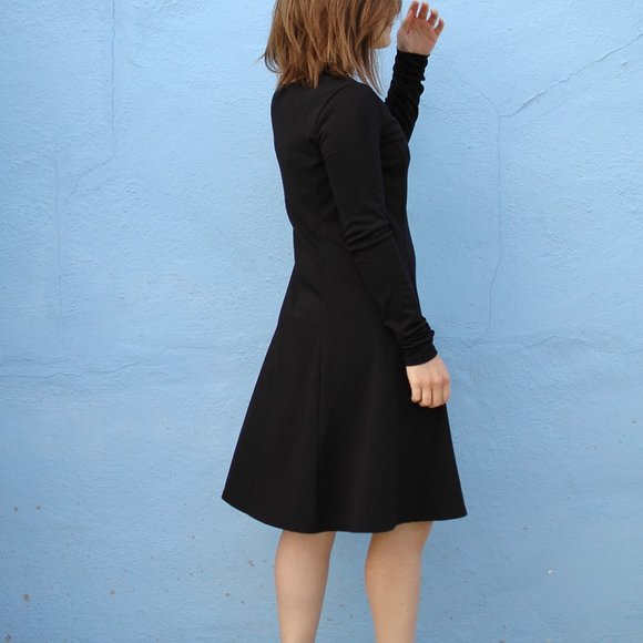 Old Navy Black Long-Sleeve V-Neck Dress - Picture 3 of 4